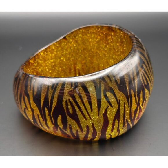 Glittery Yellow Black Tiger Print Asymmetric Lucite Bangle - Picture 3 of 11